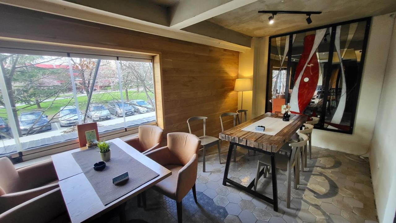 Design Hotel Mr President Belgrade Extérieur photo